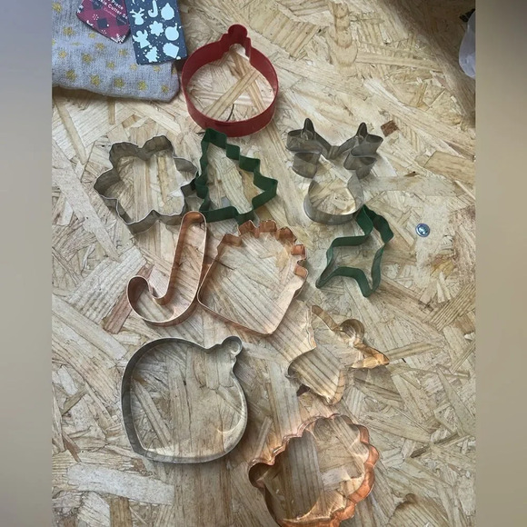 Christmas cookie cutters 10 piece NWT holidays food baking unisex - Picture 2 of 4